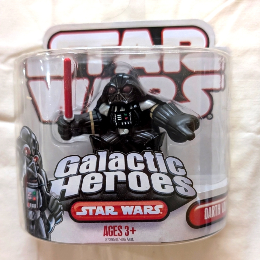 NWT Star Wars Galactic Heroes Darth Vader Action Figure